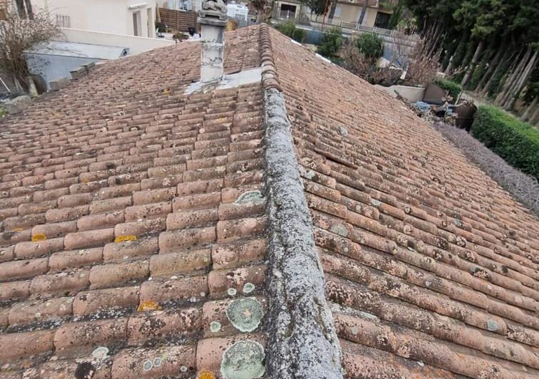 Avant — rénovation toiture